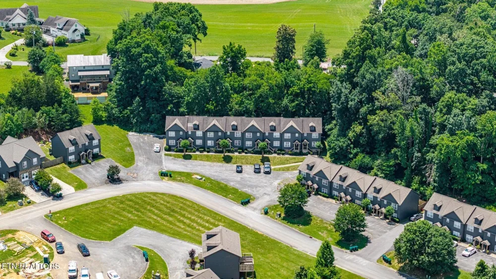 1432 William Holt Blvd Sevierville, TN 37862