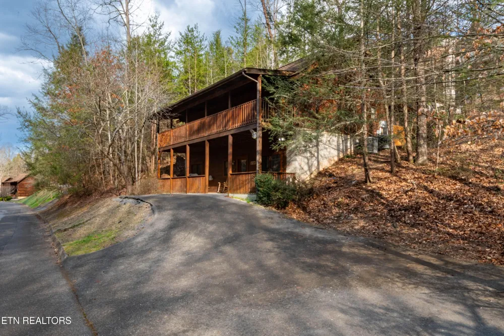 653 Eagles Boulevard Way Pigeon Forge, TN 37863
