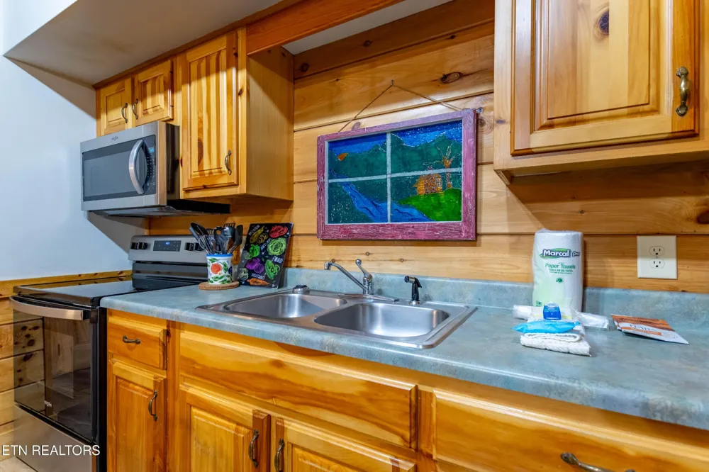 653 Eagles Boulevard Way Pigeon Forge, TN 37863