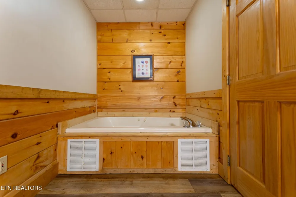 653 Eagles Boulevard Way Pigeon Forge, TN 37863