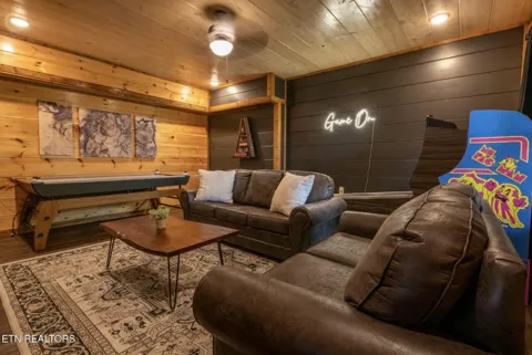 855 Osprey Way