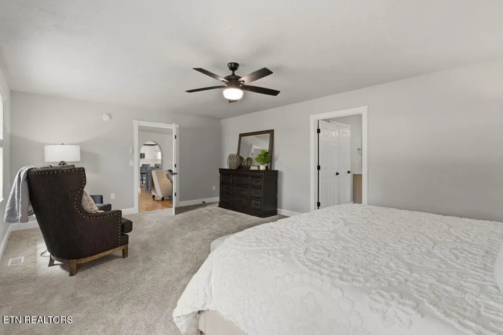 12801 Peach View Drive Knoxville, TN 37922