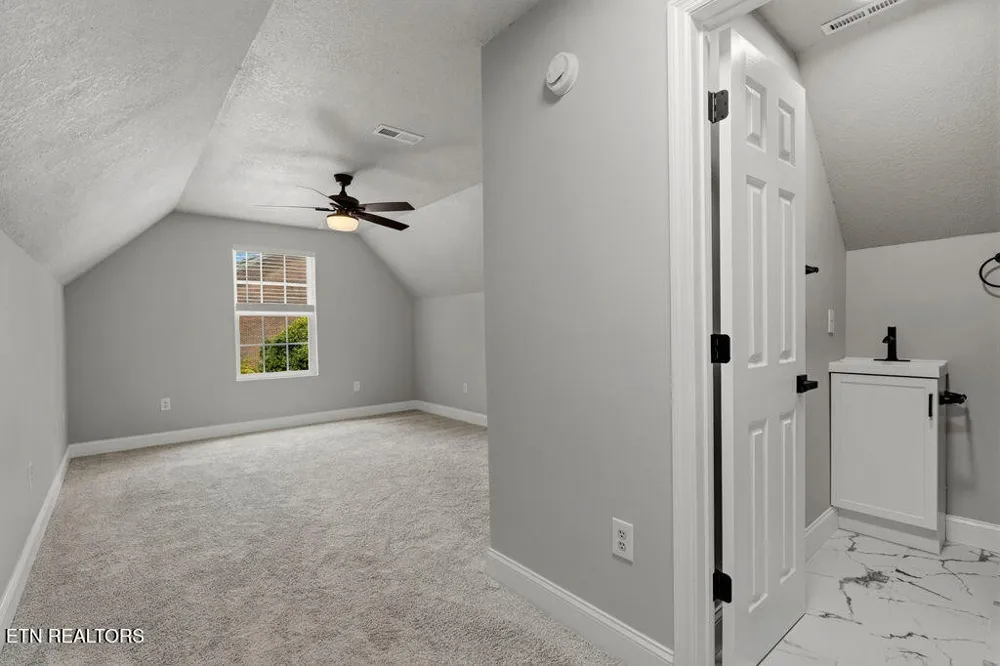 12801 Peach View Drive Knoxville, TN 37922