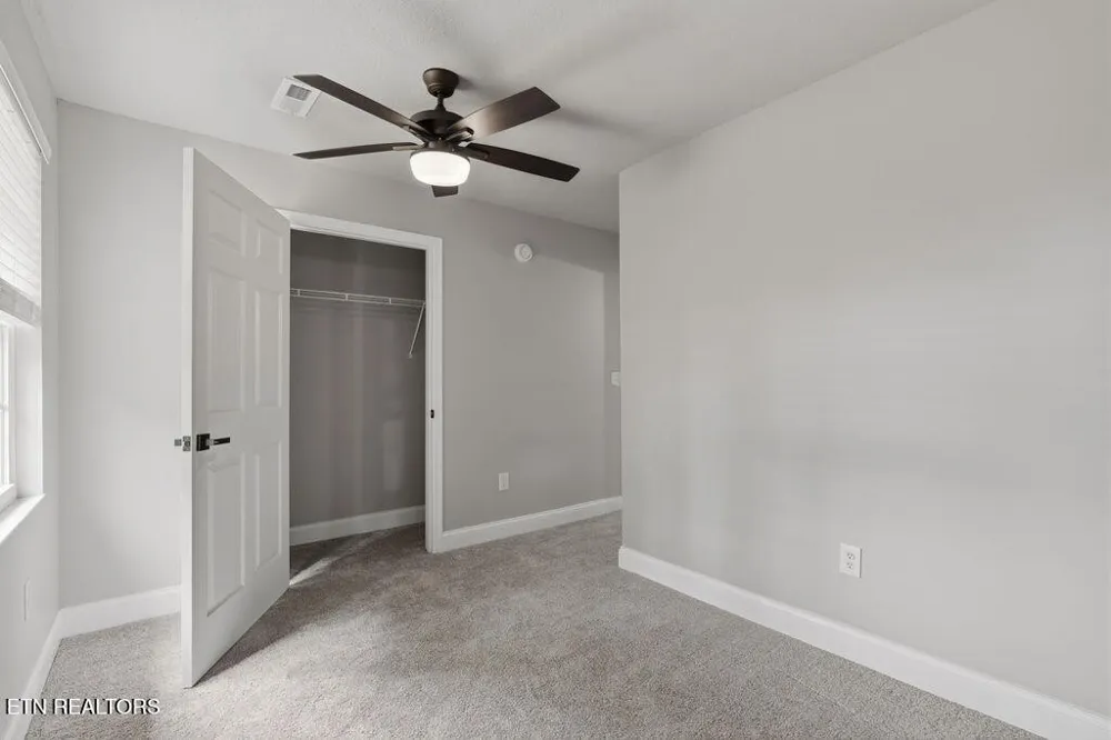 12801 Peach View Drive Knoxville, TN 37922