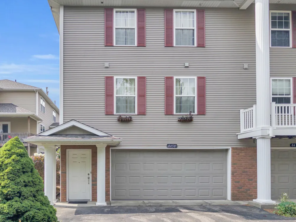 8450 Center Park Drive SW #11 Byron Center, MI 49315