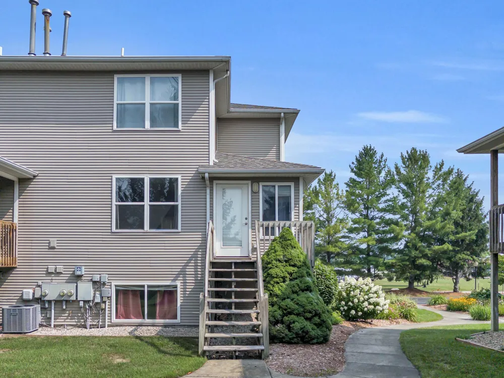 8450 Center Park Drive SW #11 Byron Center, MI 49315