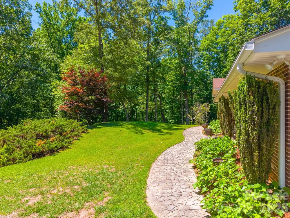 1747 University Heights Road Cullowhee, NC 28723