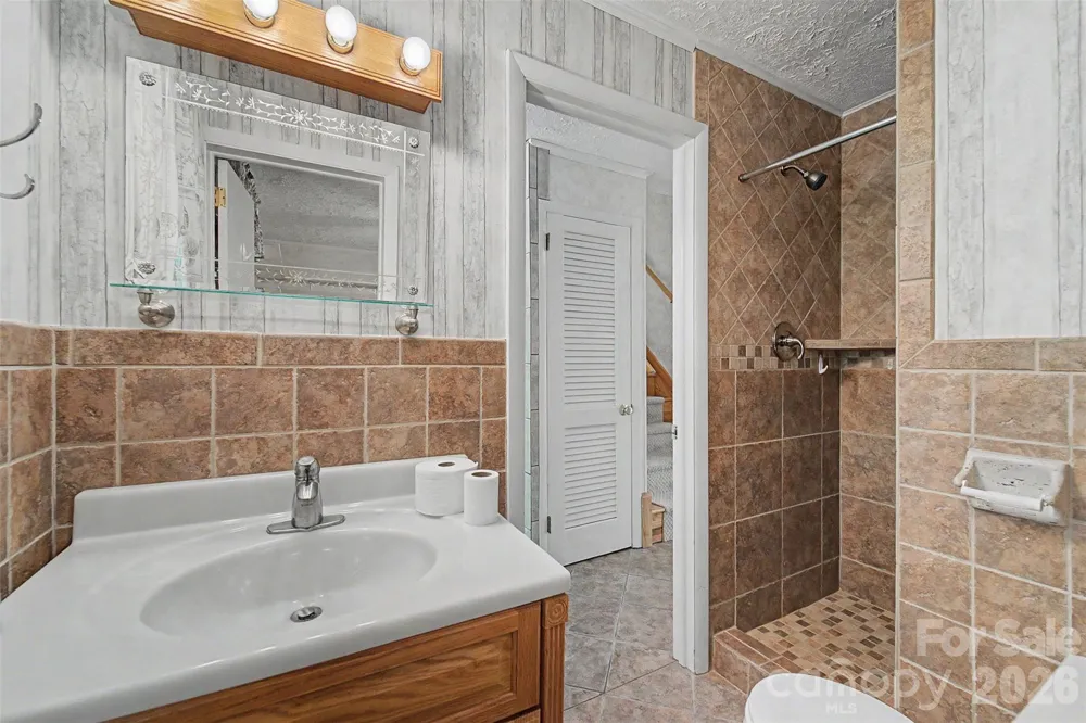 1747 University Heights Road Cullowhee, NC 28723