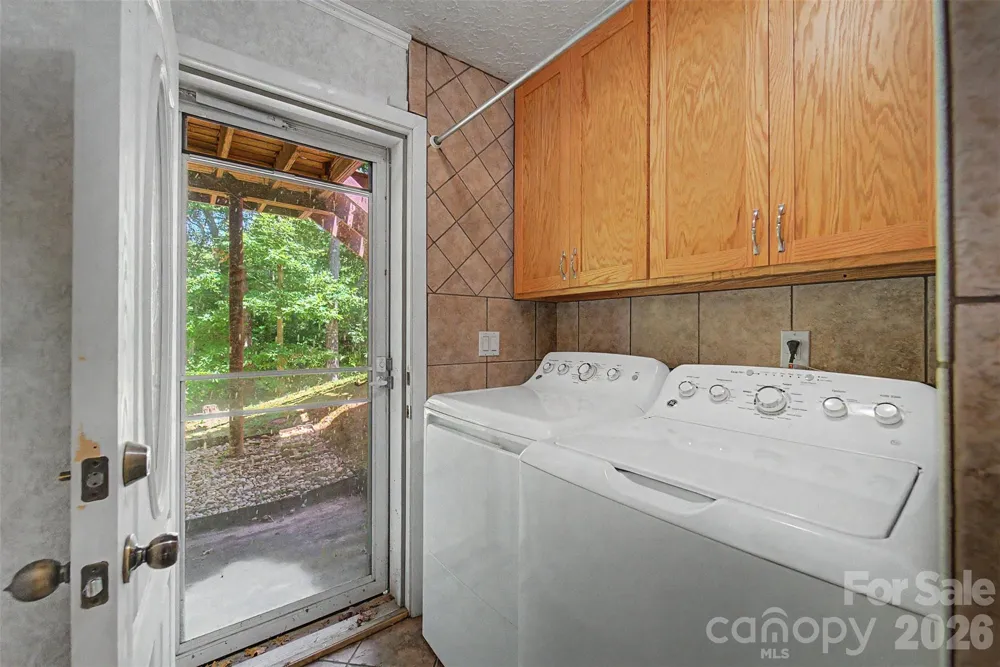 1747 University Heights Road Cullowhee, NC 28723
