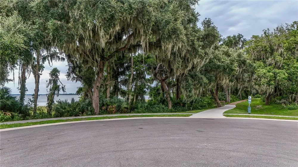 3625 SUBLETT LOOP Tavares, FL 32778