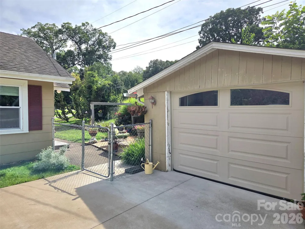 201 Stafford Street Black Mountain, NC 28711
