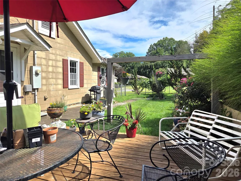 201 Stafford Street Black Mountain, NC 28711