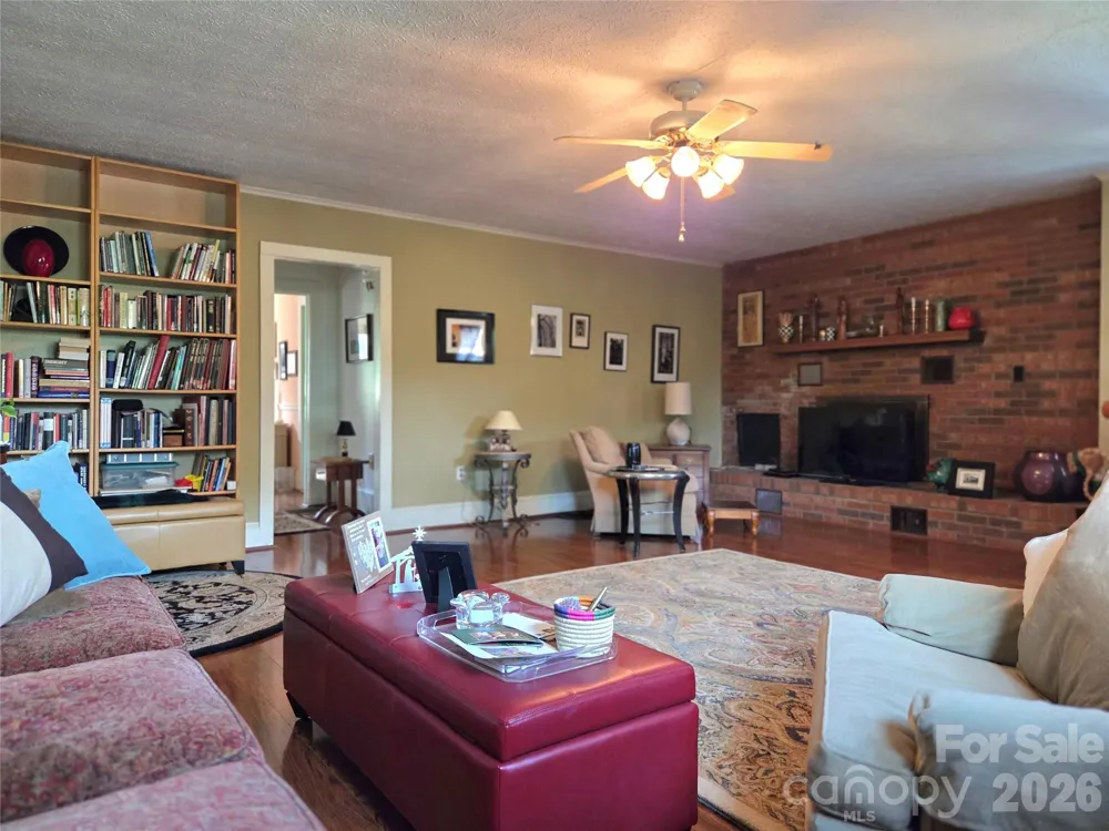 201 Stafford Street Black Mountain, NC 28711