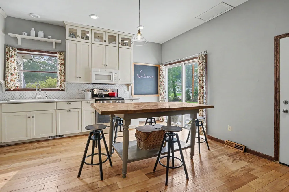 312 E 16th Street Holland, MI 49423