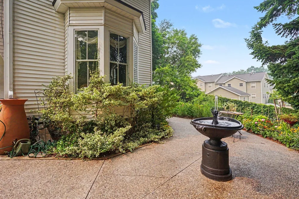 312 E 16th Street Holland, MI 49423