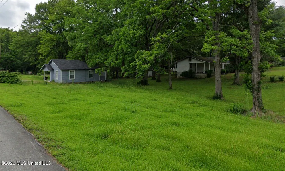 157 Calloway Avenue Tupelo, MS 38801