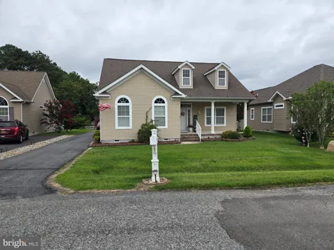 35 LITTLE BIRCH DRIVE