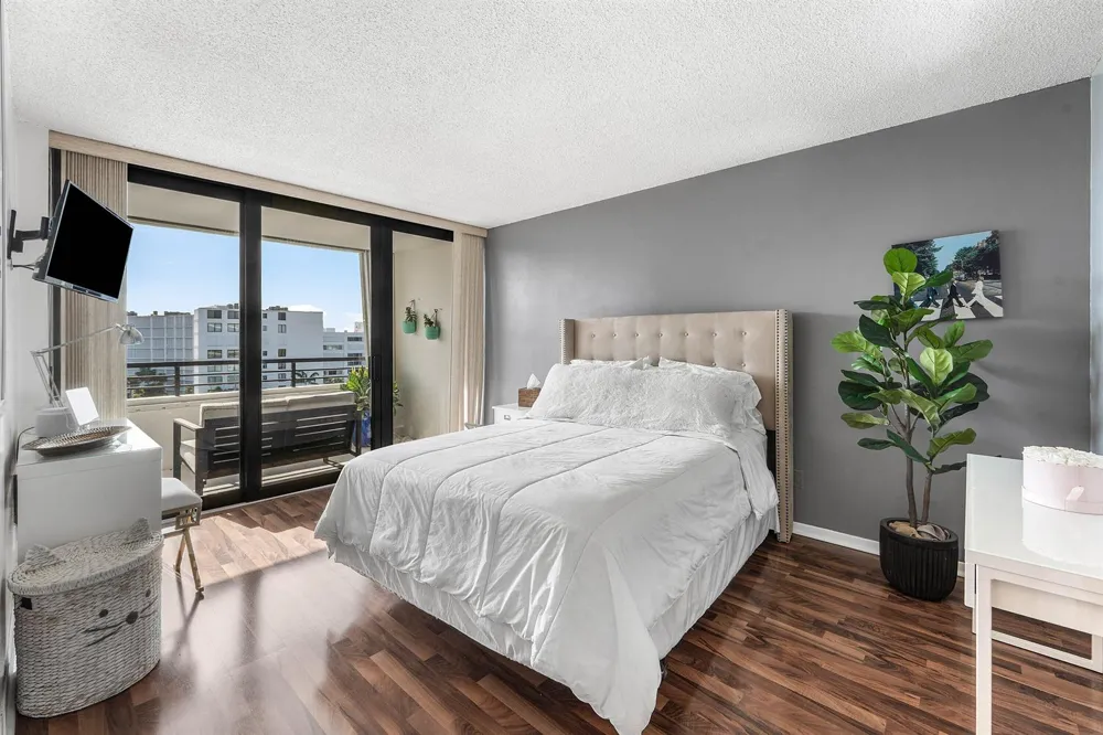 3589 S Ocean Boulevard #703 South Palm Beach, FL 33480