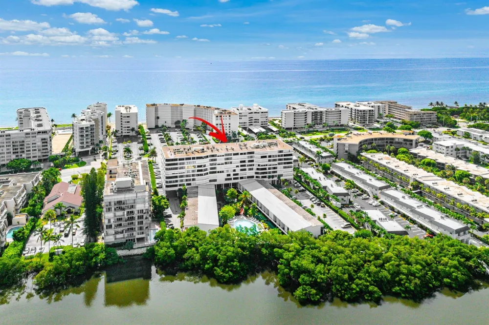 3589 S Ocean Boulevard #703 South Palm Beach, FL 33480