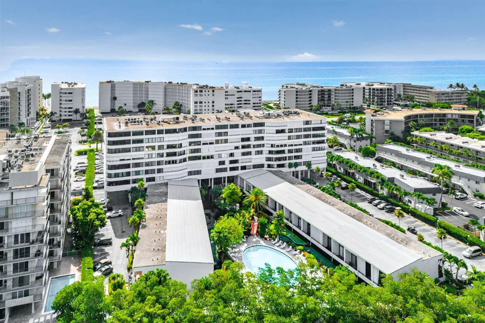 3589 S Ocean Boulevard #703 South Palm Beach, FL 33480