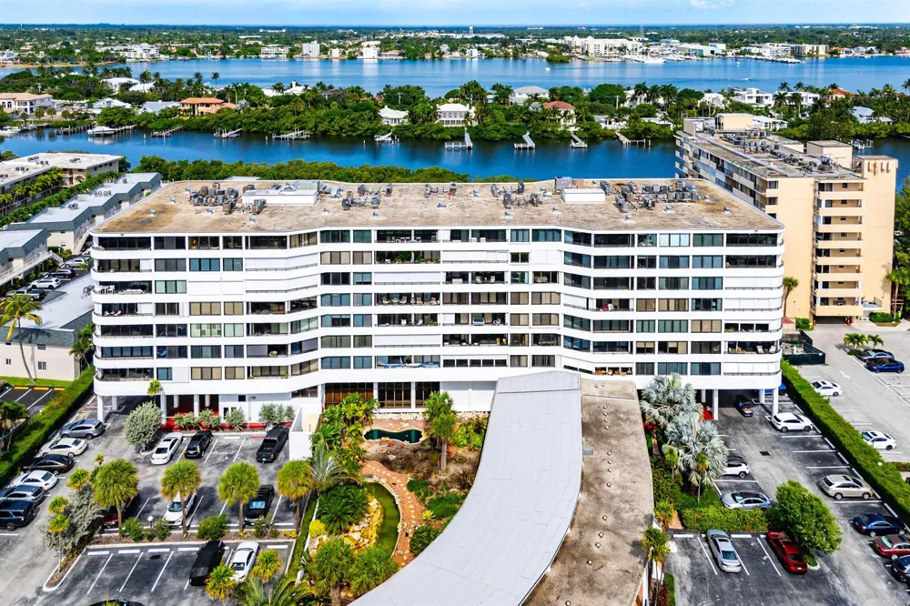 3589 S Ocean Boulevard #703 South Palm Beach, FL 33480