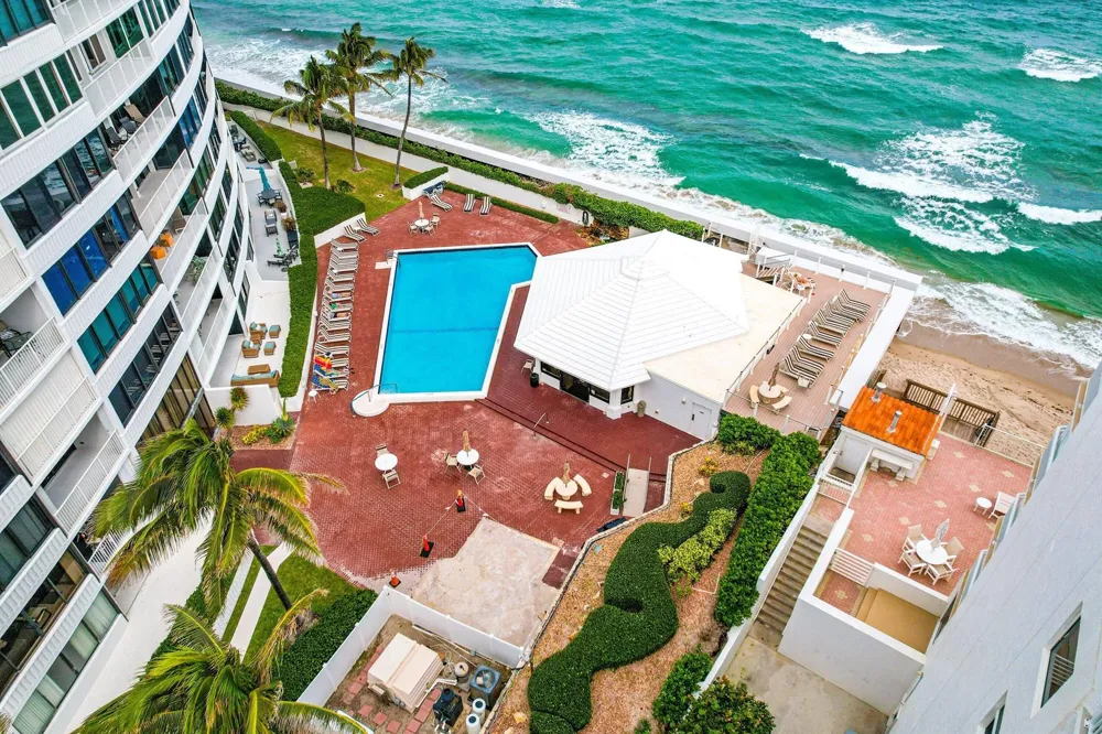 3589 S Ocean Boulevard #703 South Palm Beach, FL 33480