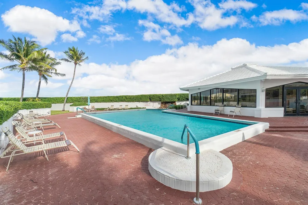 3589 S Ocean Boulevard #703 South Palm Beach, FL 33480