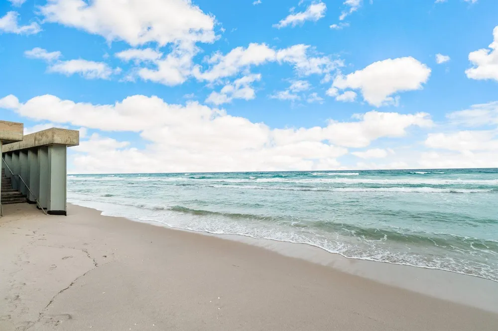 3589 S Ocean Boulevard #703 South Palm Beach, FL 33480