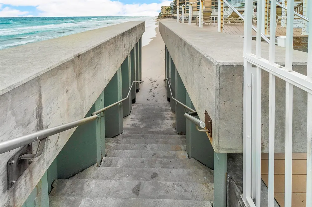 3589 S Ocean Boulevard #703 South Palm Beach, FL 33480