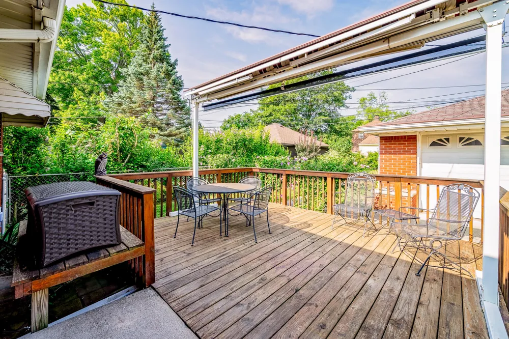 2910 Parkwood Street Trenton, MI 48183
