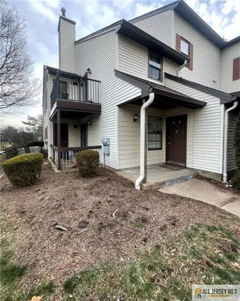 103 Woodbridge Common #103