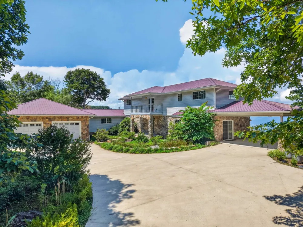 1981 Porch Rock Road Pikeville, TN 37367