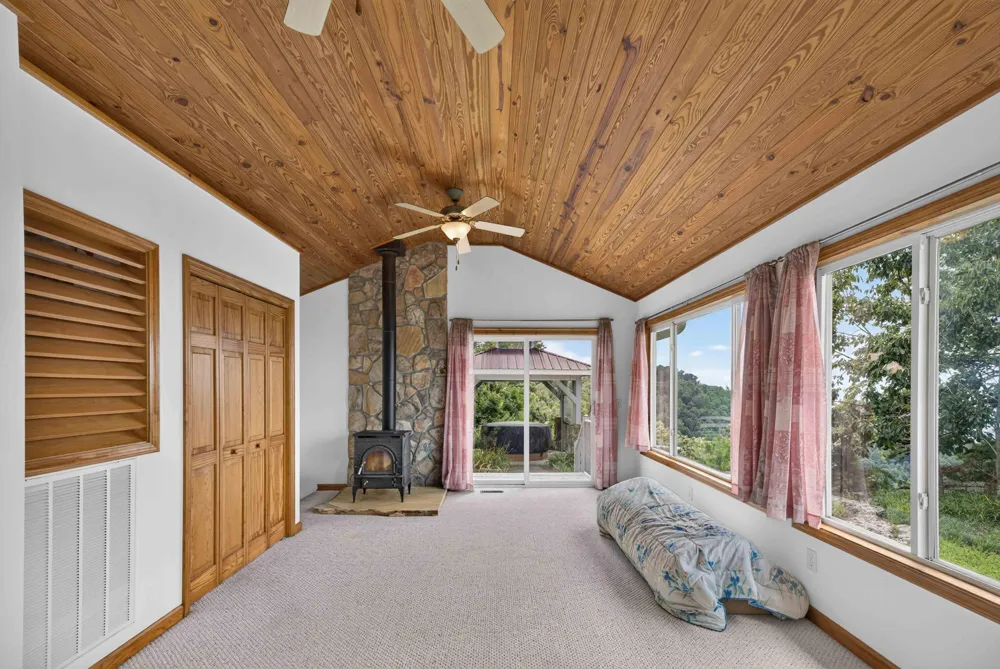 1981 Porch Rock Road Pikeville, TN 37367
