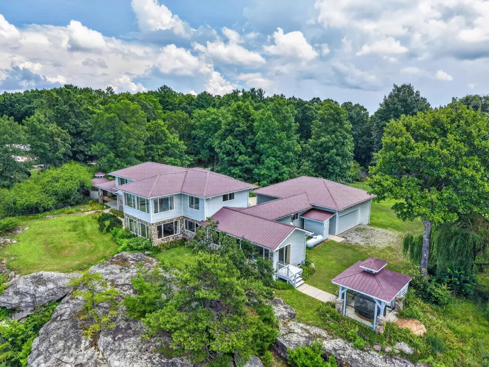 1981 Porch Rock Road Pikeville, TN 37367