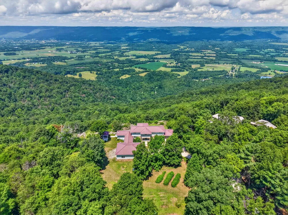 1981 Porch Rock Road Pikeville, TN 37367