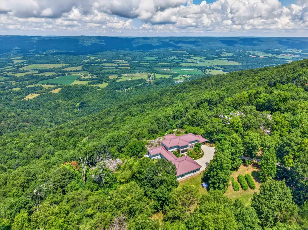1981 Porch Rock Road Pikeville, TN 37367