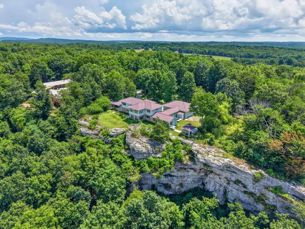 1981 Porch Rock Road Pikeville, TN 37367