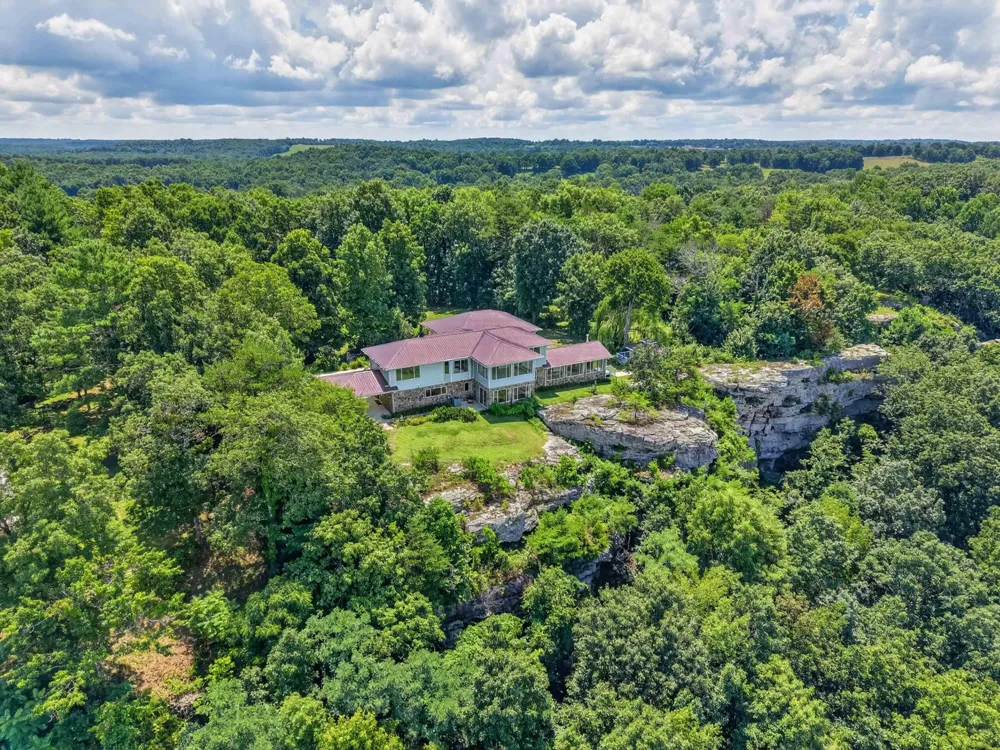 1981 Porch Rock Road Pikeville, TN 37367
