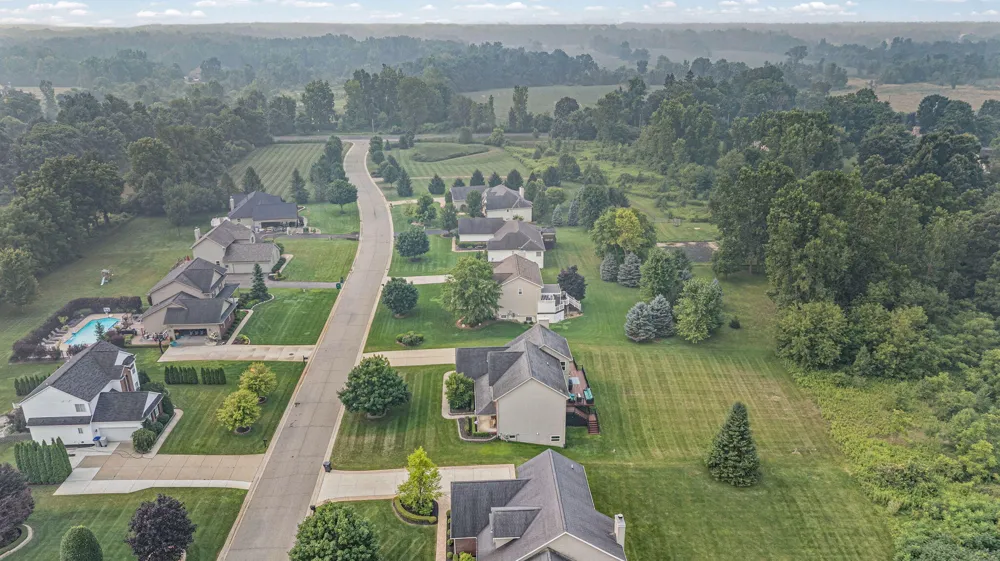 20903 Oak Tree Drive South Lyon, MI 48178