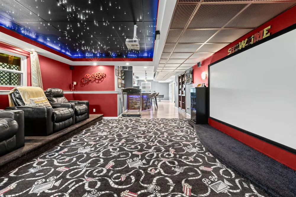 20903 Oak Tree Drive South Lyon, MI 48178
