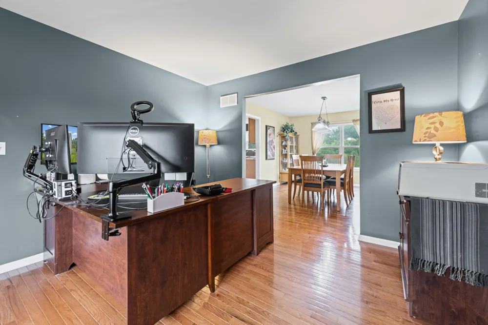 20903 Oak Tree Drive South Lyon, MI 48178