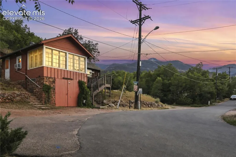 233 Plainview Place Manitou Springs, CO 80829