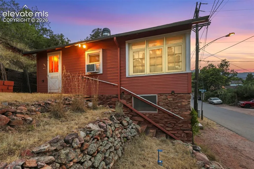 233 Plainview Place Manitou Springs, CO 80829