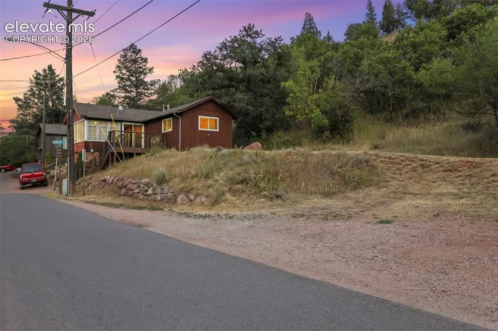 233 Plainview Place Manitou Springs, CO 80829