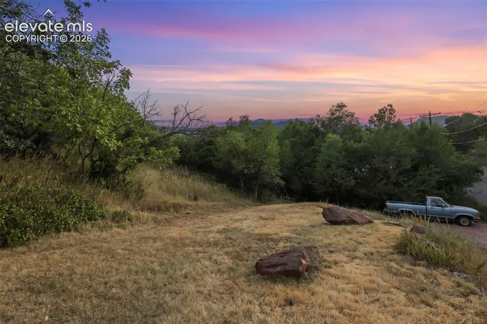 233 Plainview Place Manitou Springs, CO 80829