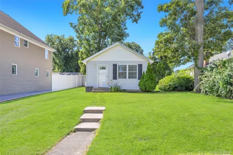 22 Maplewood Avenue
