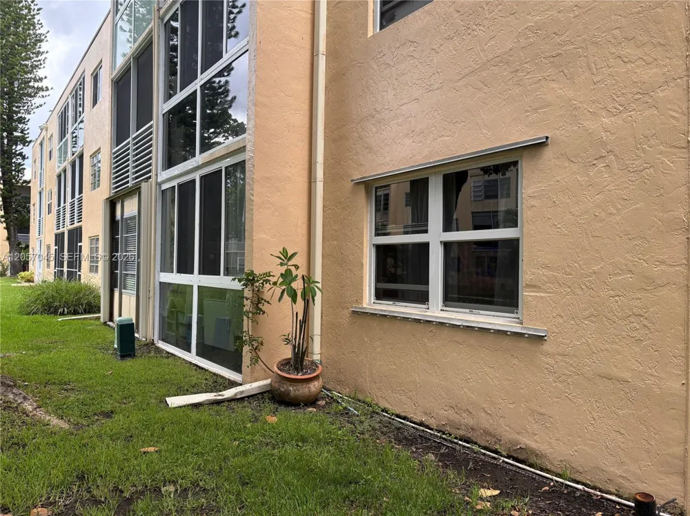 100 Ashbury Rd #107 Hollywood, FL 33024