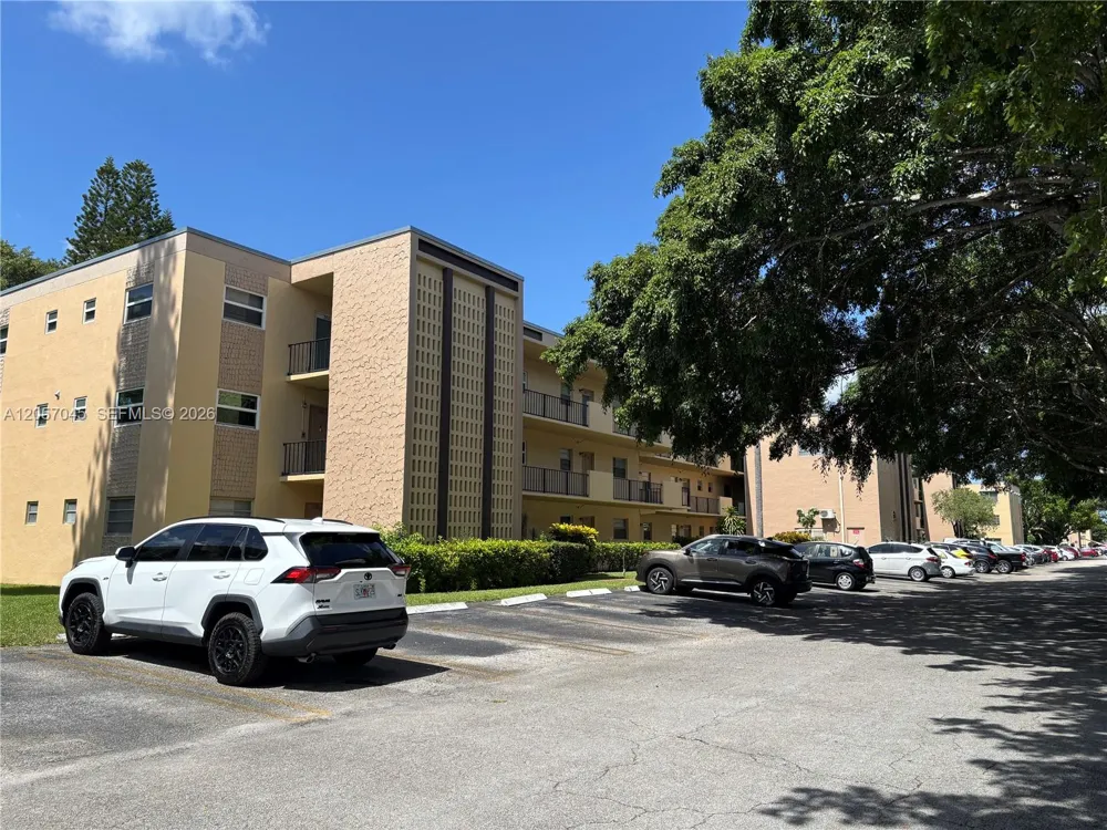 100 Ashbury Rd #107 Hollywood, FL 33024