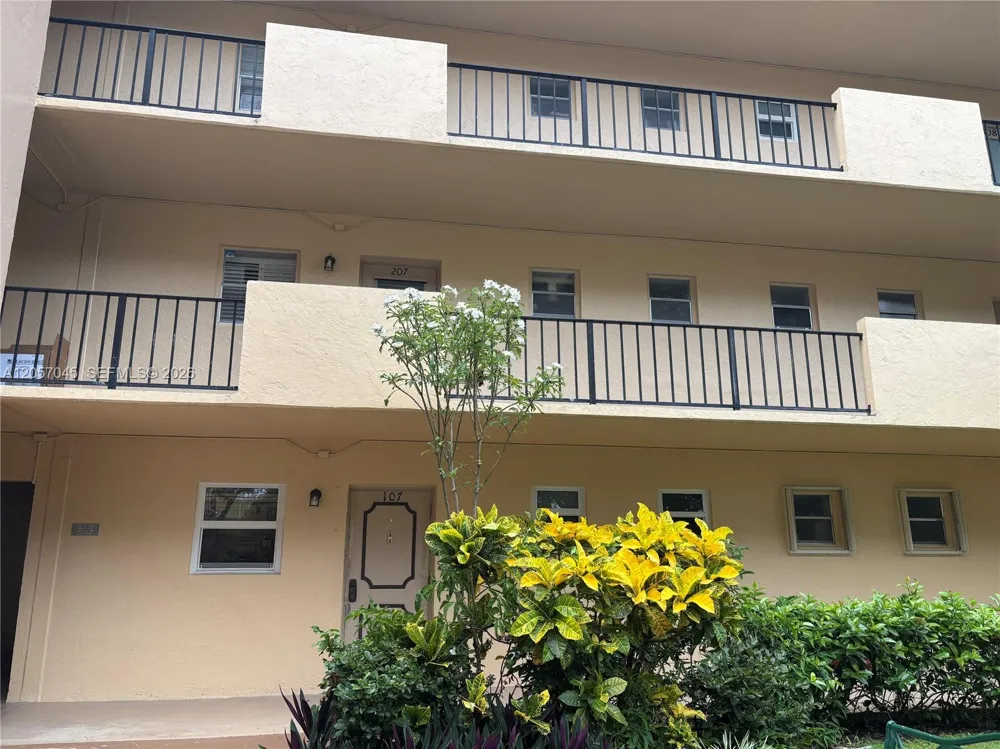 100 Ashbury Rd #107 Hollywood, FL 33024