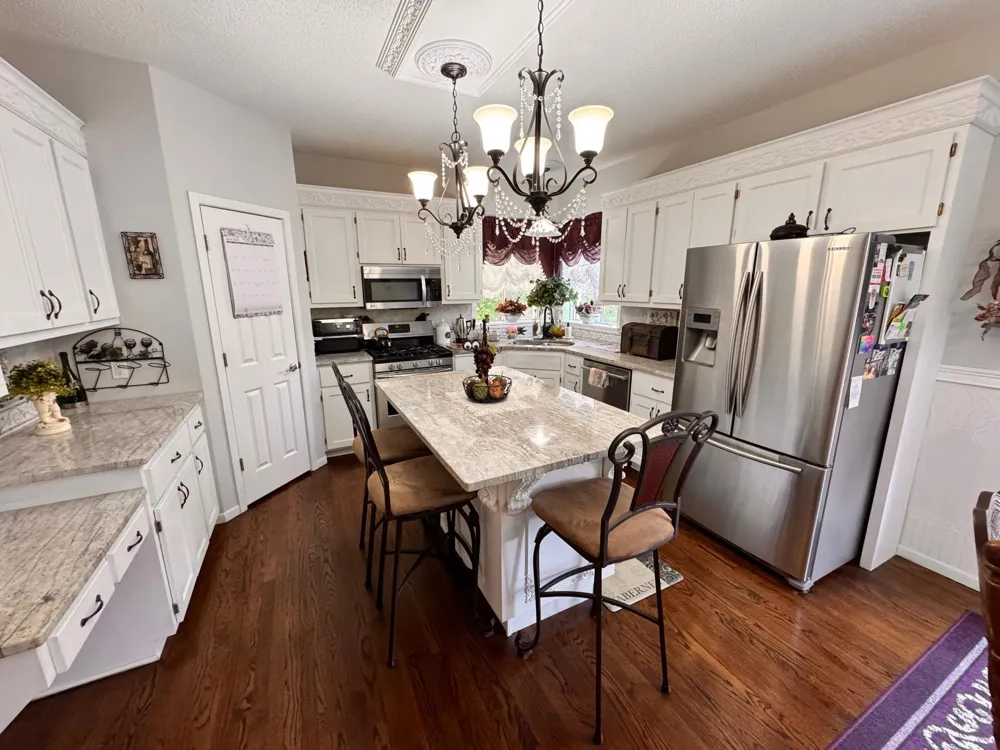 9516 12th Avenue S Bloomington, MN 55425